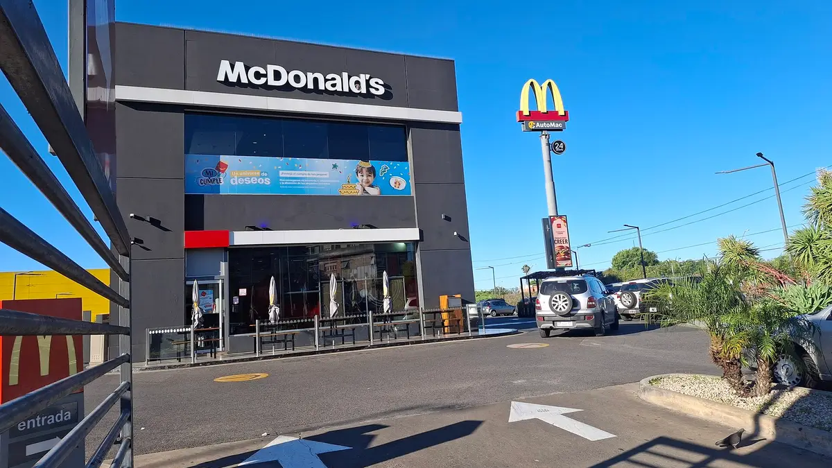 Local de McDonald's en Villa Chacabuco, provincia de Buenos Aires